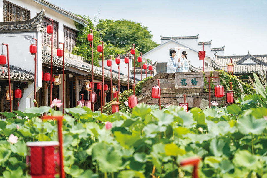 ◆ 情侶相約仙女湖鵲橋。