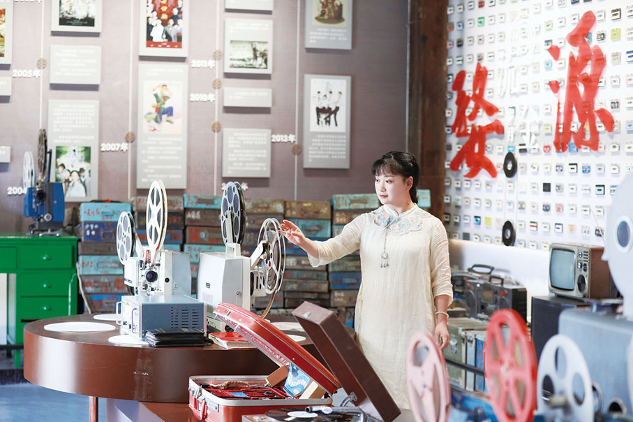 ◆ 遊客在江灣，感受徽生活。