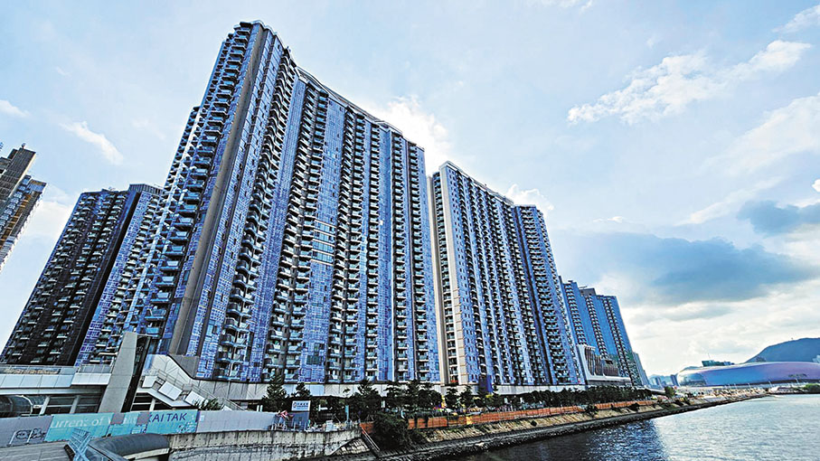 ◆啟德海灣昨日突擊更新價單，50伙指定一房及兩房單位折扣由22%上調到29.75%至38.5%，並於本周五起生效。