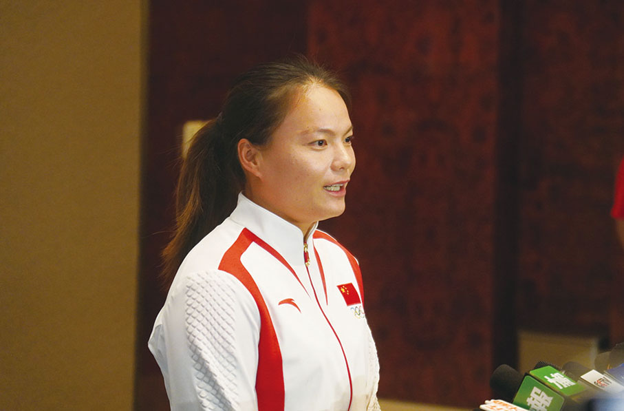 ◆ 奧運健兒徐詩曉接受訪問。