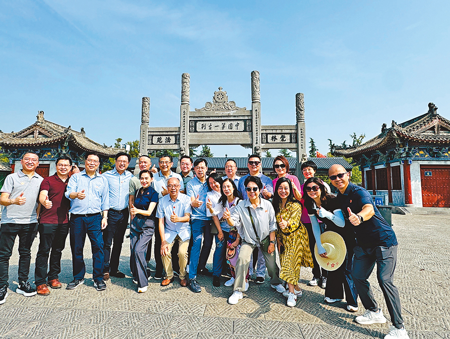 ◆視察組一行探訪了白馬寺。 香港文匯報記者劉蕊  攝