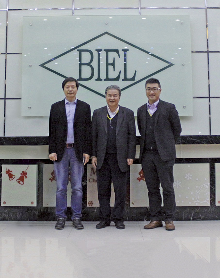 ◆楊俊光從事光學行業十幾載，積極維護與客戶的戰略合作關係，為公司營收注入發展新動力。