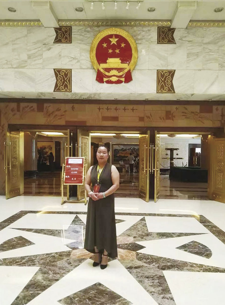 ◆ 2016年，吳小榮在北京人民大會堂獲頒中國電子商務經濟發展十大傑出創新人物。