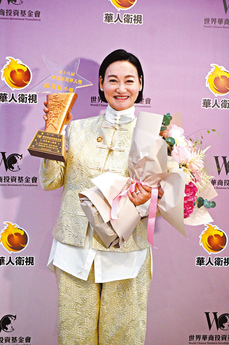 ●惠英紅希望大家都有正能量，即使面對逆境時都可以捱過。   子棠  攝