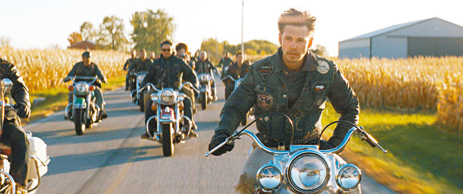 ●一群飛車黨重現美國60年代鐵騎飛車「男人的浪漫」。