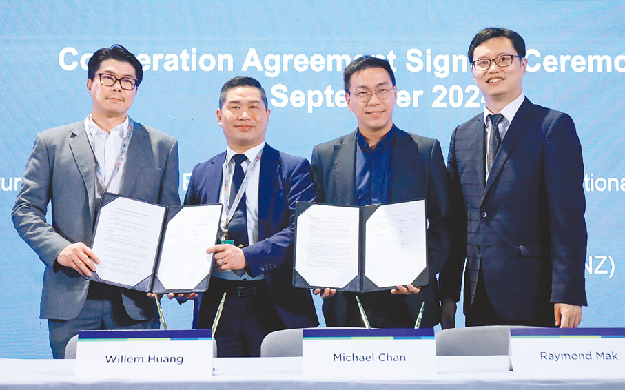 ●水耕細作與澳洲FutureBright成立合營企業Farmacy ANZ。右二為水耕細作聯合創辦人麥嘉晉。 香港文匯報記者萬霜靈  攝