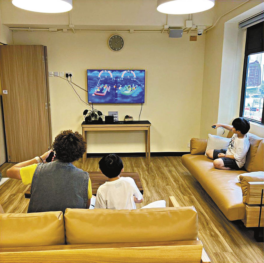 ●兒童可以在社區客廳打機玩遊戲。 土瓜灣社區客廳Fb圖片