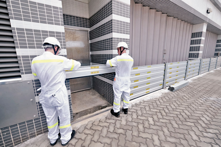 ●可拆除式防洪閘保護南丫發電廠內重要關鍵發電設施及相關輔助設施。 香港文匯報記者涂穴  攝