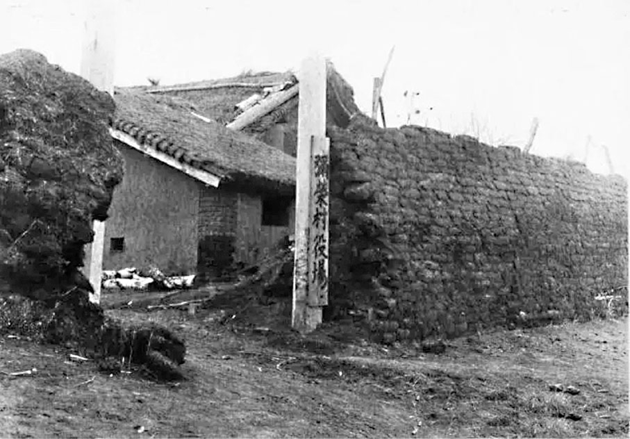 ●1933年2月，日本第一批退伍軍人為主的武裝試驗移民進駐佳木斯永豐鎮，設立了東北地區第一個移民村——彌榮村。