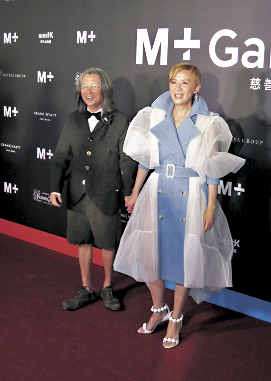 ●吳君如穿上透視裝與陳可辛一同現身。