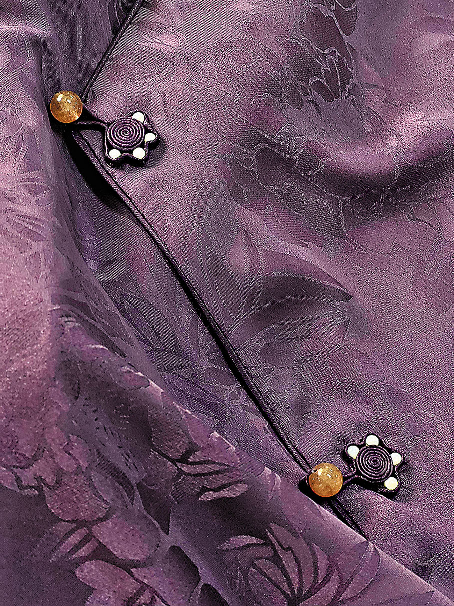 ●「萌系」旗袍的貓爪盤扣設計受到年輕消費者的青睞。