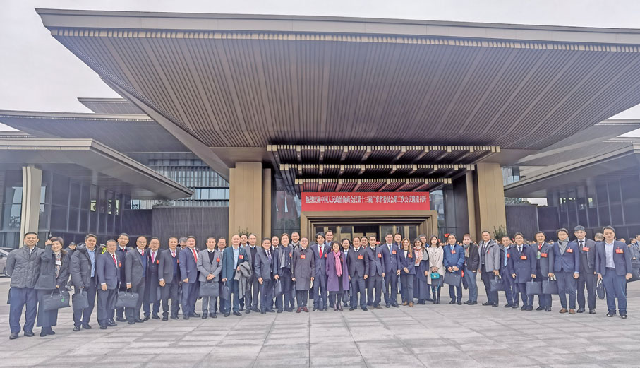 ●2024年，張廣軍出席中國人民政治協商會議第十三屆廣東省委員會第二次會議時與眾委員合照。