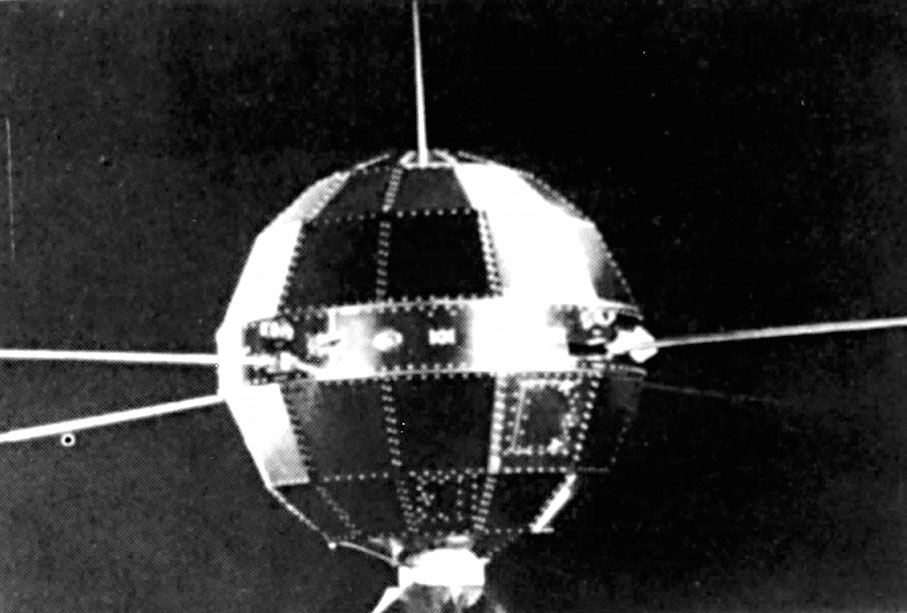 1970年4月24日　中國第一顆人造地球衛星「東方紅1號」在酒泉發射成功，中國成為世界上第五個發射衛星的國家。