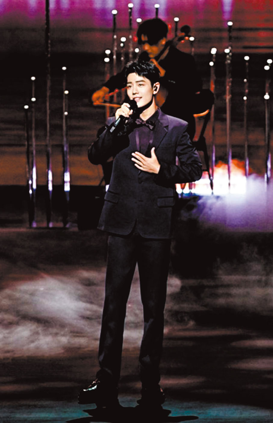 ●肖戰傾情演唱《月亮代表我的心》。