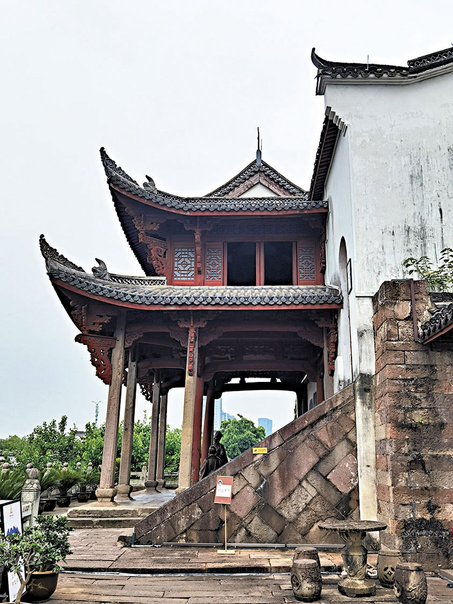 ●八詠樓序廳「樓閣」。 作者供圖