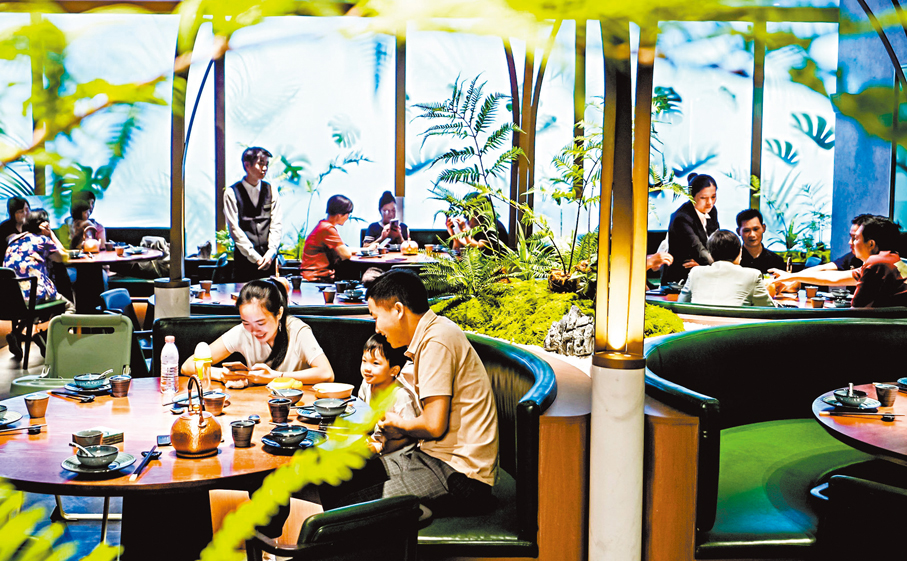 ●木棉·深業上城新店環境優美，樓下有香港直通巴士直達，吸引不少港客。