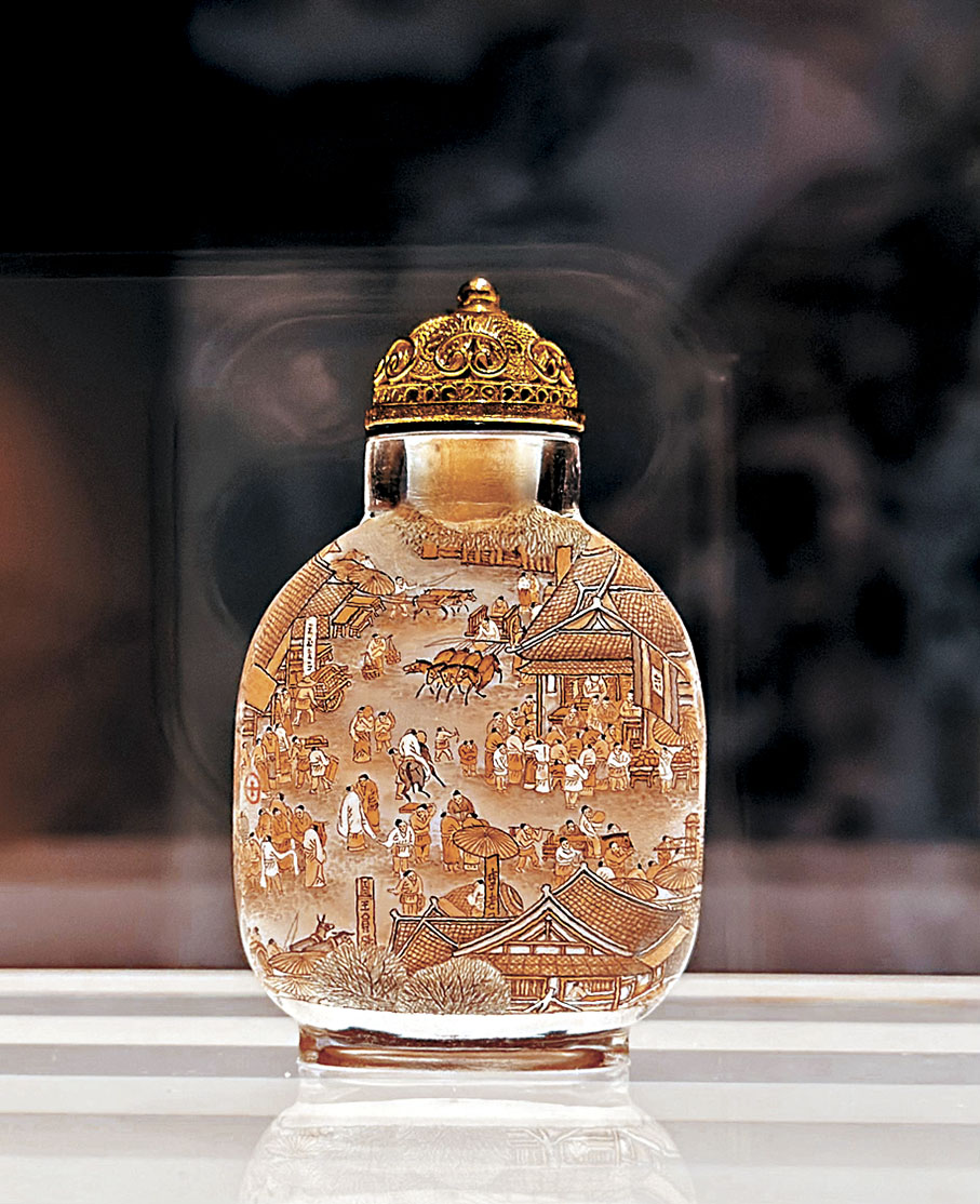 ●香港藝術館所拍攝的內畫《清明上河圖》（部分）的鼻煙壺。 作者供圖