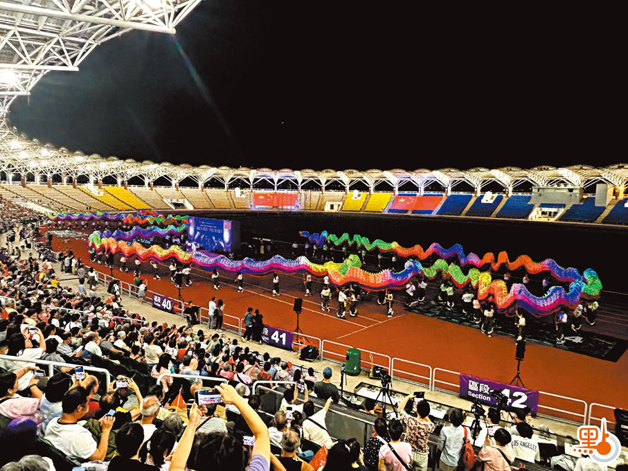 ●活動吸引東區居民觀看。