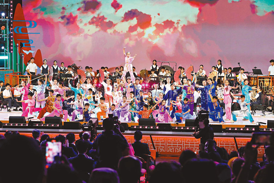 ●香港青少年帶來武術表演。香港文匯報記者黃艾力  攝