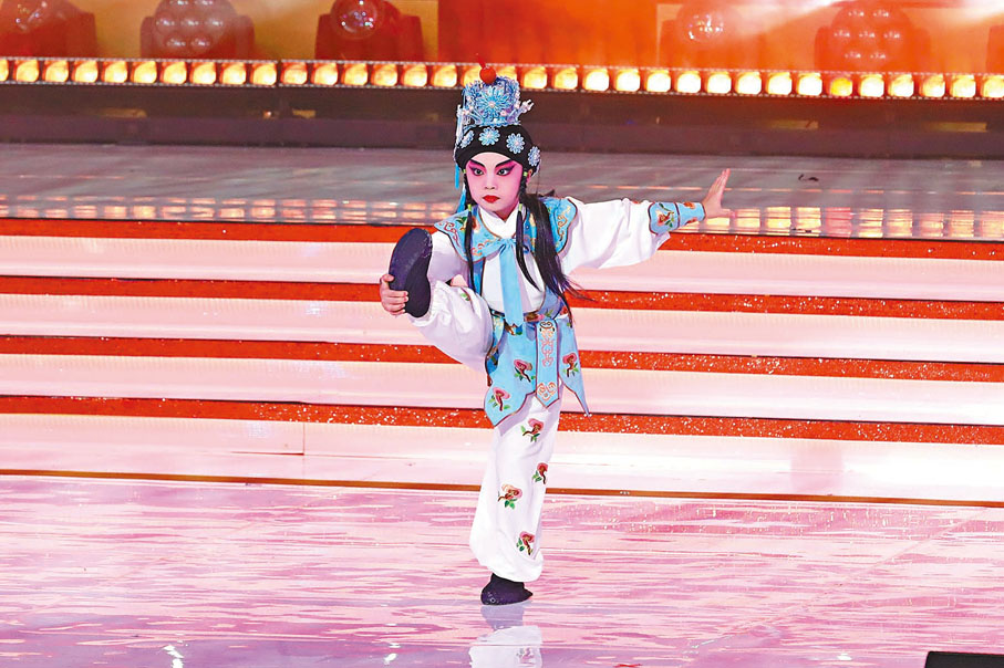 ●粵劇小演員演出功架十足。香港文匯報記者黃艾力  攝