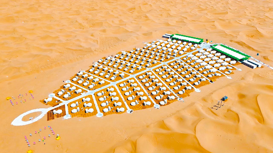 ●寧夏沙坡頭景區「一葉星空帳篷營地」。香港文匯報陝西傳真