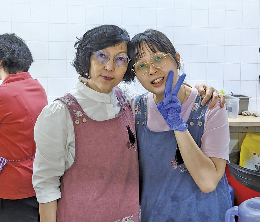 ●宋羅孟君與女兒宋萃媛。