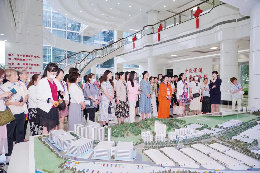 ●婦女自強基金資助交流團活動。