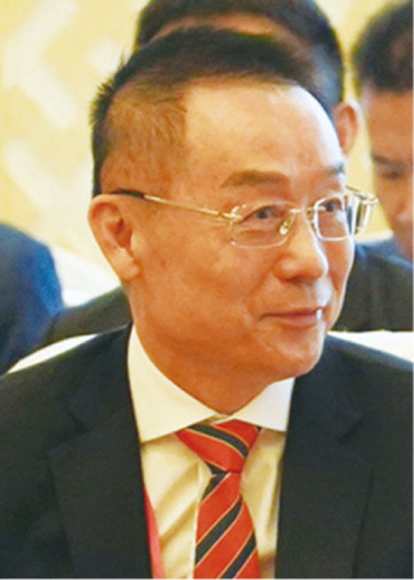 ●香港福建社團聯會常務副主席、常務副團長施維雄