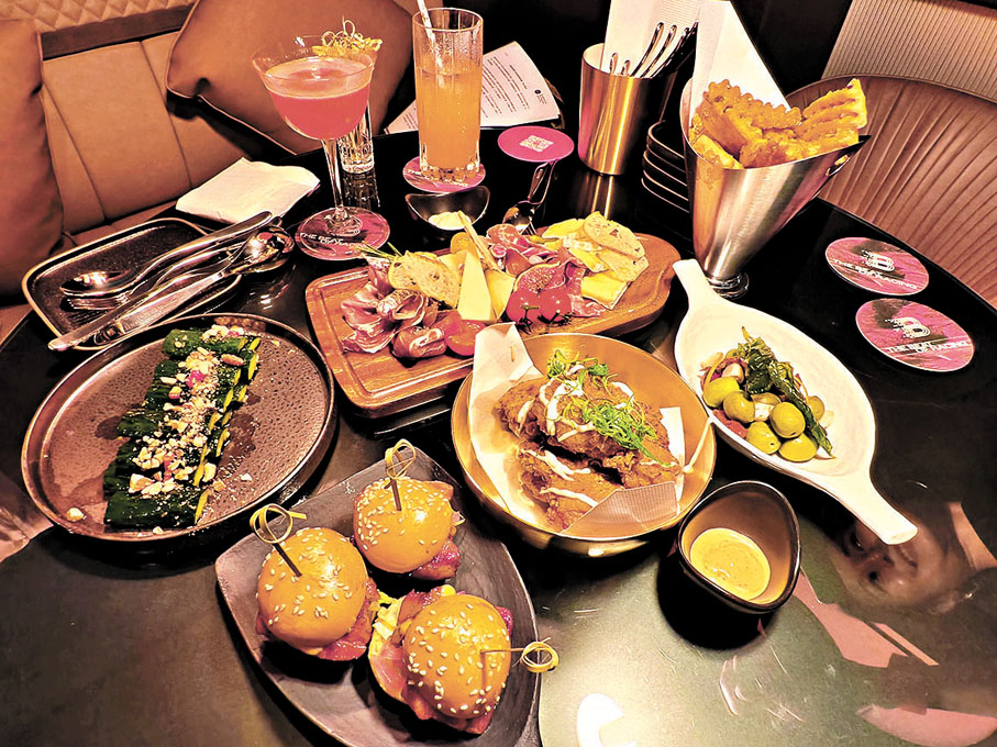 ●The Beat融合東西方口味的美食。