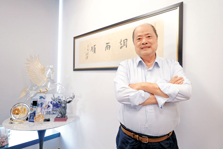 ●受惠內地近廿年不斷開放金融市場的機遇，恒豐證券得以吸納內地客戶，也由當初只做證券期權買賣的經紀行，變身成現在提供各種金融服務的全方位券商。 香港文匯報記者涂穴  攝