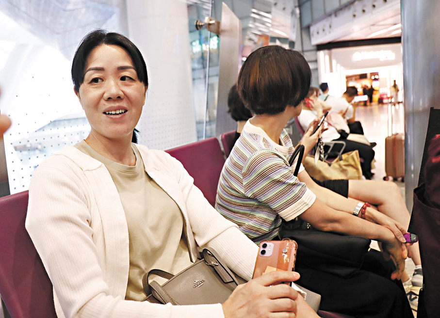 ●李女士趁假期前往福建遊玩，她期望高鐵能增加班次。