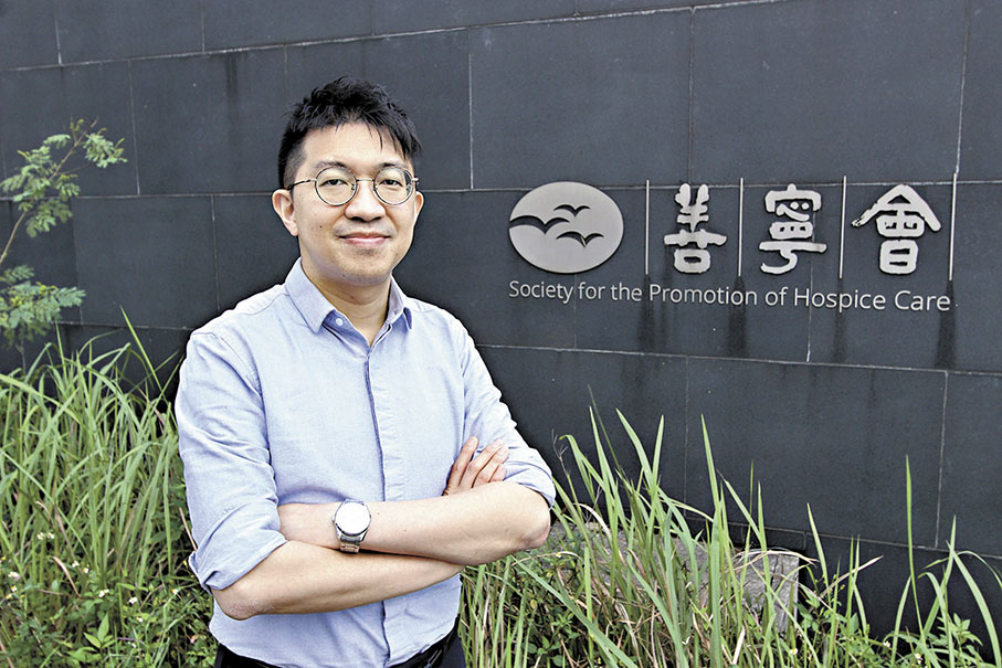 ●黃嘉然指出，入住者主要是晚期癌症病人、退化性疾病患者等。 香港文匯報記者黃艾力 攝