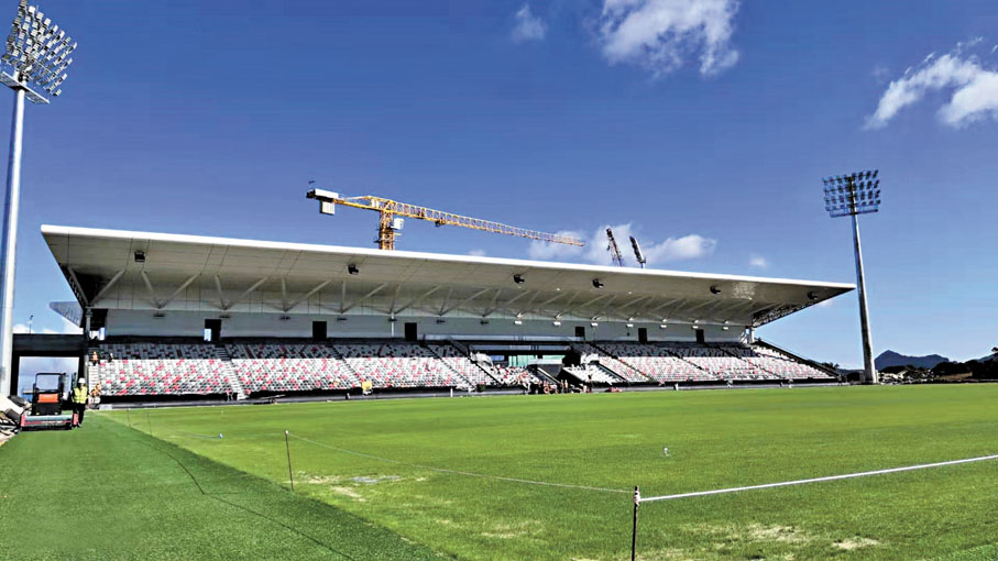 ●綜合體育中心建有毛里求斯首個滿足FIFA國際足聯標準的體育場。