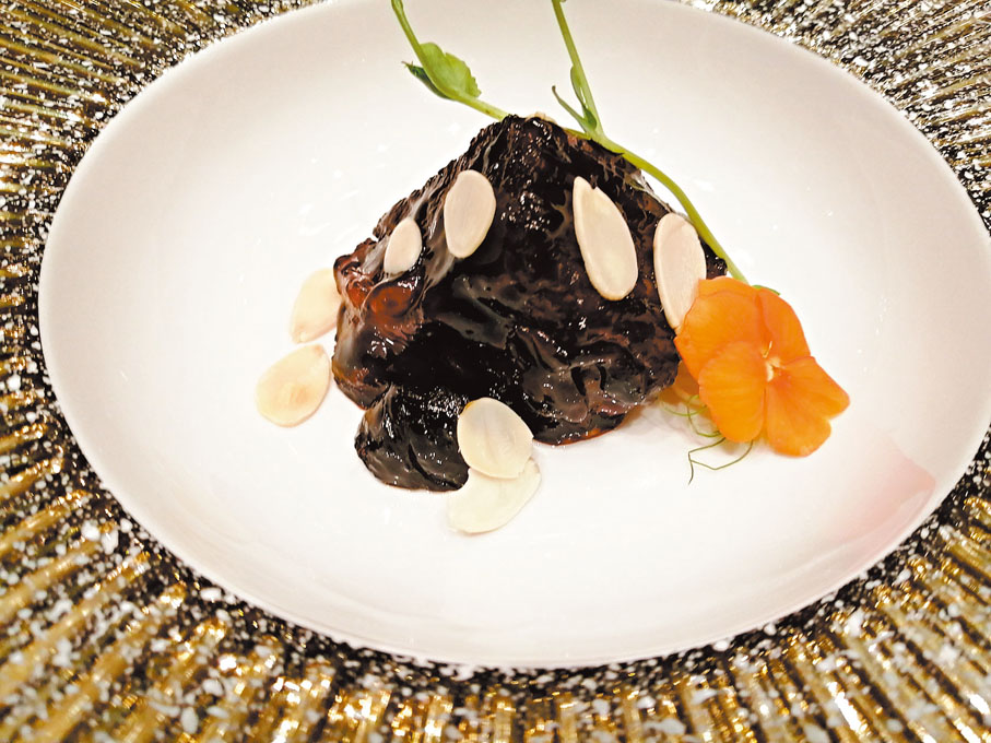 ●黑蒜慢燉安格斯牛肉