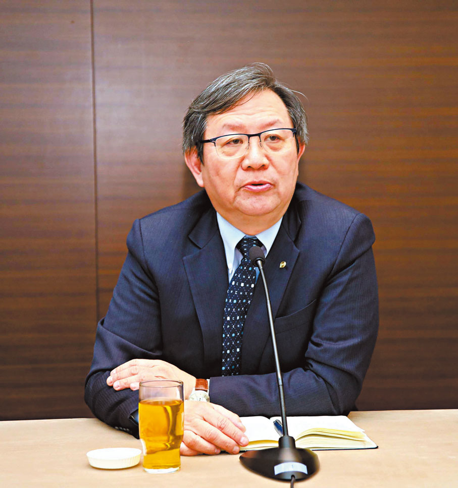 ● 香港付貨人委員會主席林宣武指，香港航運業應向多元化方向發展，將香港作為國家對外的窗口愈做愈大。