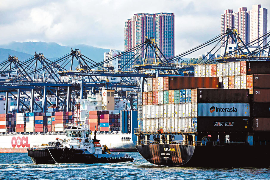 ●航運物流等內容佔今份施政報告較長篇幅，體現政府對推動傳統優勢產業升級轉型的決心。圖為葵涌貨櫃碼頭。 資料圖片