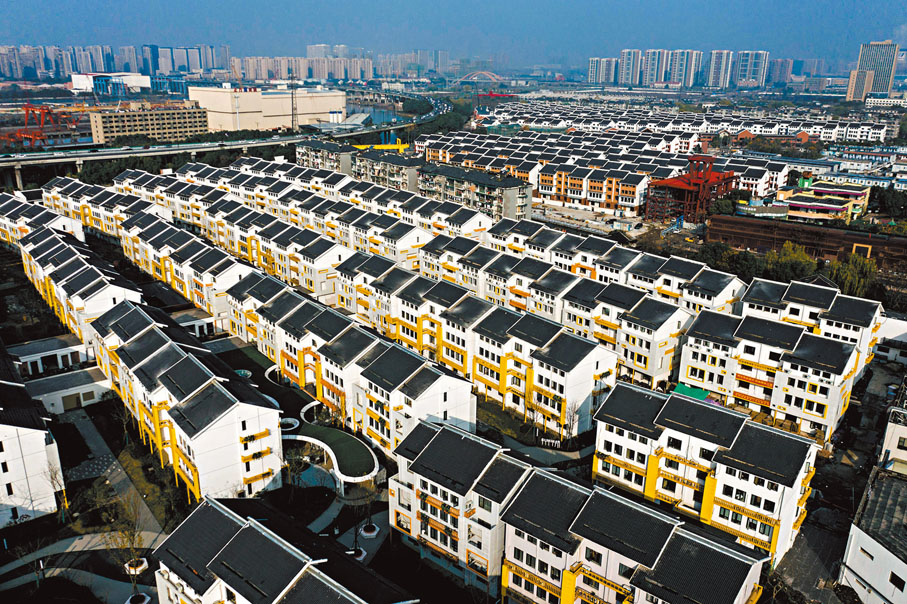 ●住建部將通過貨幣化安置等方式，新增實施100萬套城中村和危舊房改造。圖為浙江杭州城中村改造升級打造的新型城市「未來社區」瓜山新苑。 資料圖片