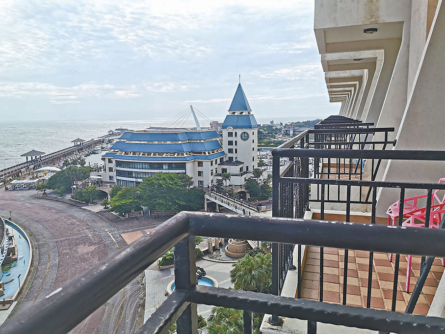 ●在露台上，可欣賞美麗海景。