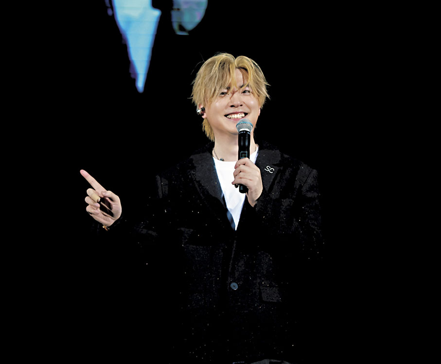 ●洪卓立早前在江門開騷。