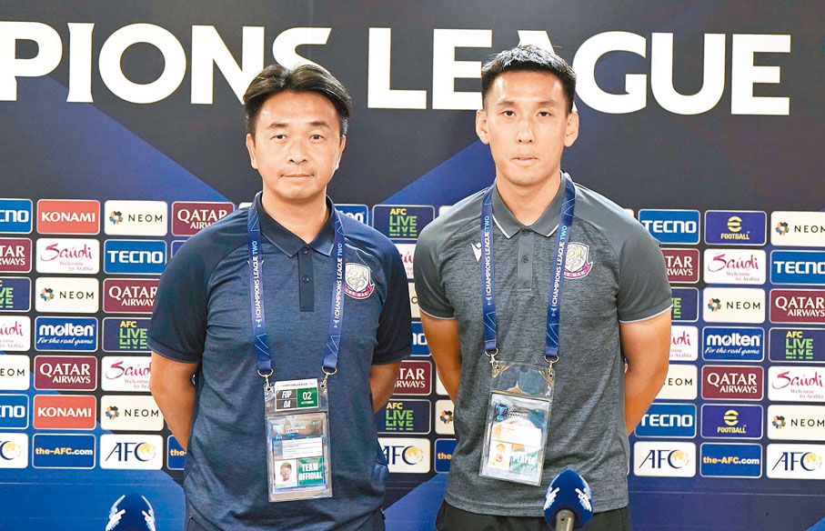 ●理文教練司徒文俊（左）及球員胡晉銘出席賽前記招。