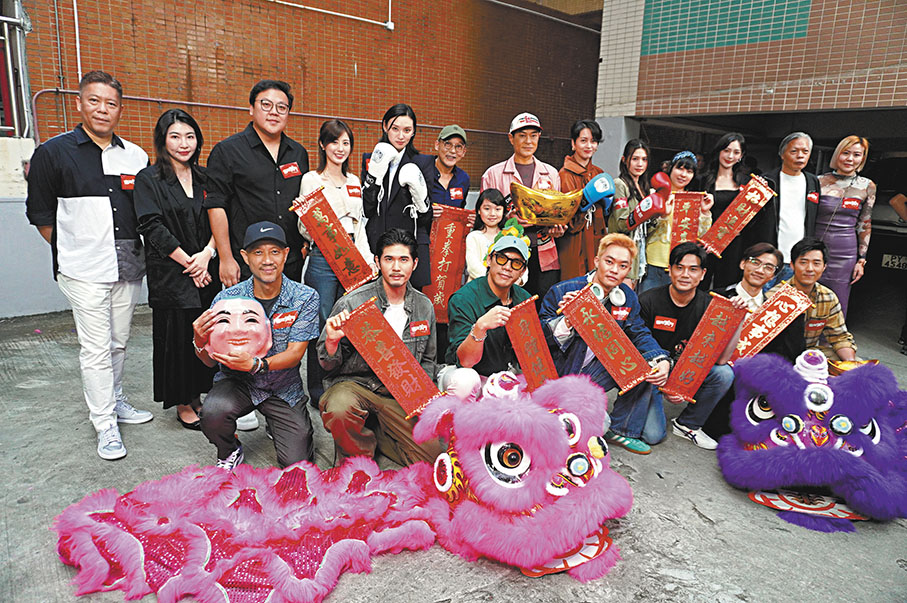 ●賀歲片《臨時決鬥》開鏡拜神儀式昨舉行。