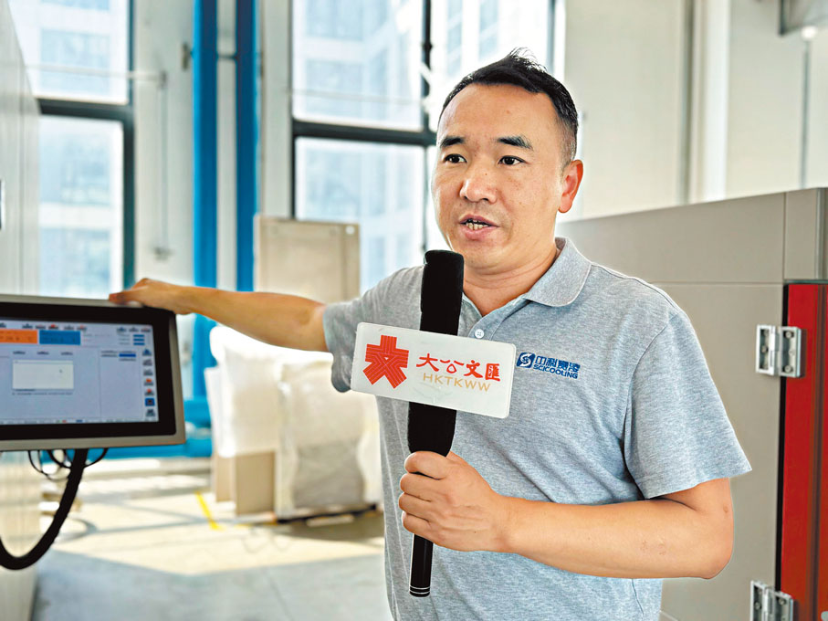 ●中科賽凌（中山）科技有限公司執行總裁陳卡軍表示，廣東的政策支持，讓企業如虎添翼。  香港文匯報記者盧靜怡 攝