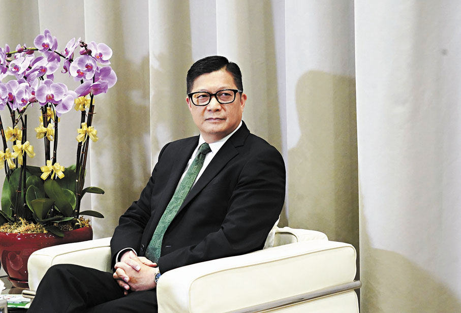 ●鄧炳強昨日表示，公職人員指引將以淺白的言詞配以例子，協助公職人員在日常工作中推行國家安全。 香港文匯報記者曾興偉 攝