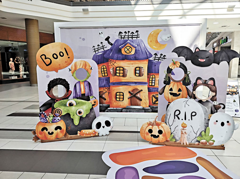 ●萬聖節裝飾趣致生動，老幼咸宜成打卡熱點。 成小智 攝