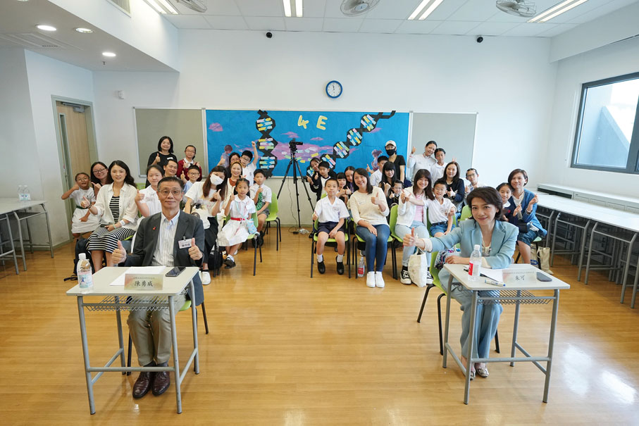 ●小學一組小組賽場—學生及評判合影。