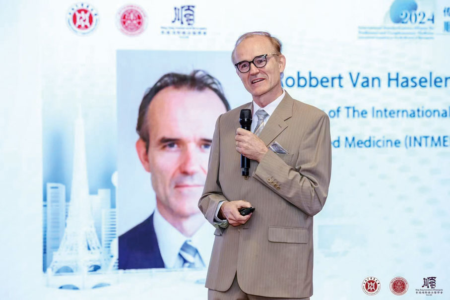 ●國際綜合醫學研究所（INTMEDI）主任Robbert van Haselen醫生以全球視角，說明適當的標準制定框架的重要性。