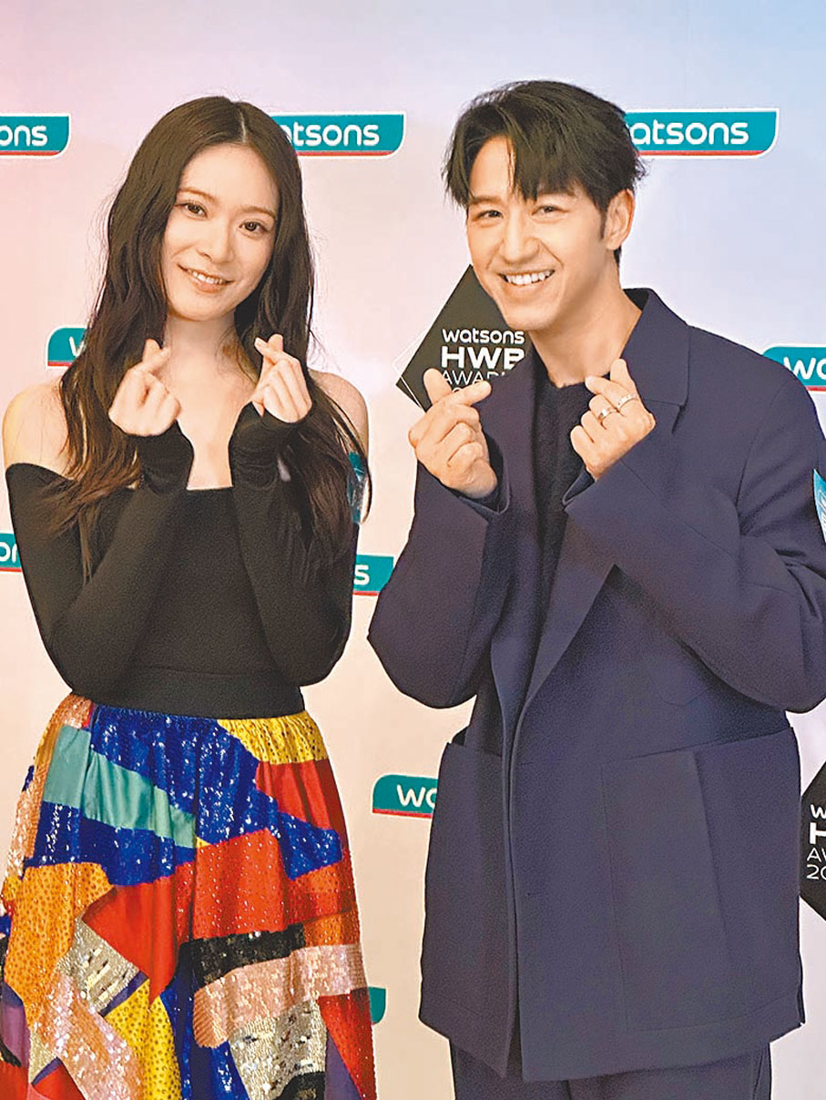 ●馮允謙和雲浩影早前與家人外遊。