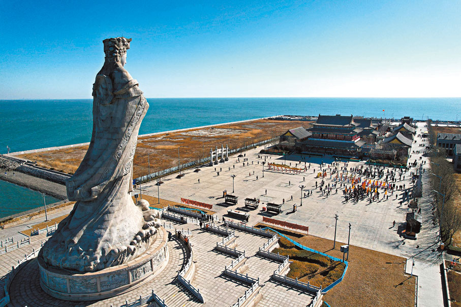 ●媽祖是沿海人民的守護神，圖為天津媽祖文化園中的媽祖雕像。資料圖片