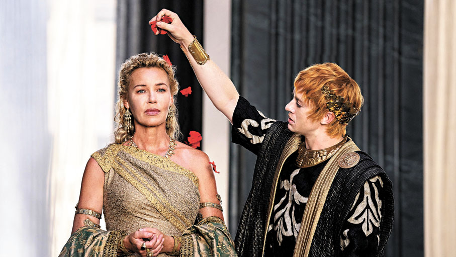 ●祖瑟昆恩飾演蓋塔大帝，歌妮尼辛飾演盧絲麗。