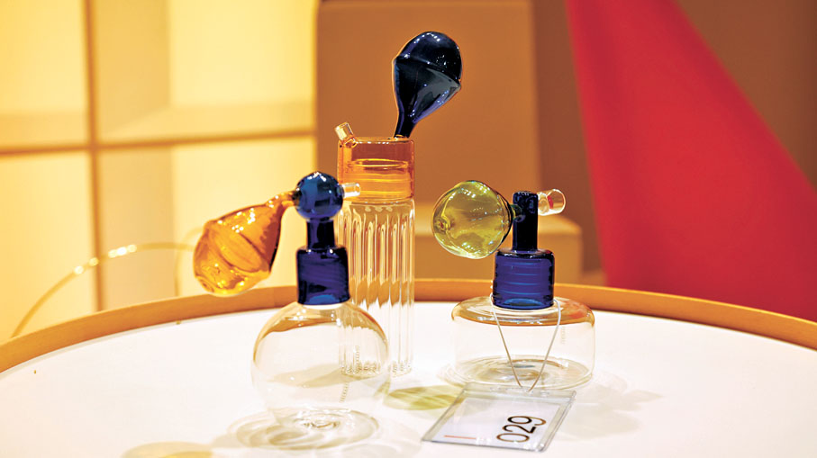 ●作品均運用了多種富有可能性的媒材，包括木材、玻璃、金屬、紡織品、軟木和尖端樹脂等。